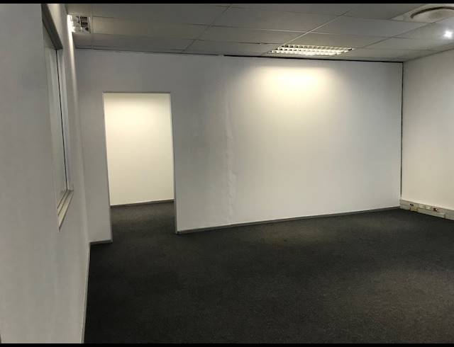 645M² OFFICE TO LET IN SPRINGFIELD